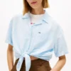 Camicia Tommy Jeans in misto lino con lacci sul davanti Camicia Tommy Jeans in misto lino con lacci sul davanti