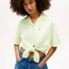 Camicia Tommy Jeans in misto lino con lacci sul davanti Camicia Tommy Jeans in misto lino con lacci sul davanti