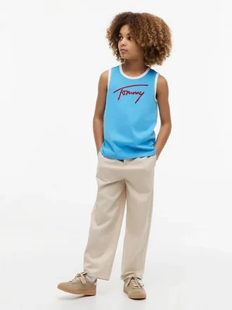 canotta per bambini con logo tommy in stile script 2 3 330x440 - Canotta per bambini con logo Tommy in stile script
