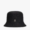 Cappello a secchiello in rafia lavorato all’uncinetto