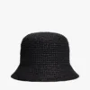 Cappello a secchiello in rafia lavorato all’uncinetto
