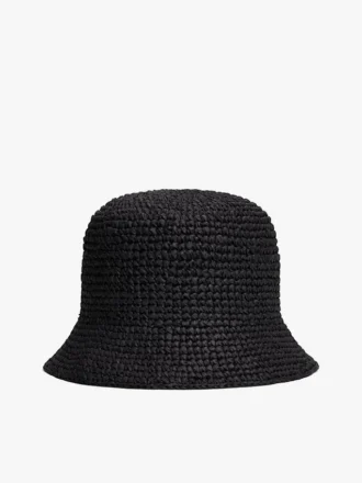 Cappello a secchiello in rafia lavorato all’uncinetto