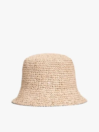 Cappello a secchiello in rafia lavorato all’uncinetto