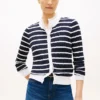 Cardigan a righe con lavorazione a trecce Cardigan a righe con lavorazione a trecce