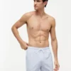 Costume da bagno a righe con monogramma in script da 5″