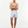 Costume da bagno a righe con monogramma in script da 5″