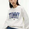Felpa girocollo con logo Tommy in stile college Felpa girocollo con logo Tommy in stile college