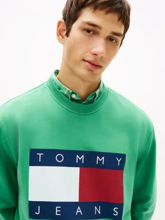Felpa Tommy Jeans con grande logo bandiera