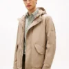 Giacca con cappuccio idrorepellente ripiegabile Giacca con cappuccio idrorepellente ripiegabile