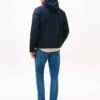 Giacca con cappuccio idrorepellente ripiegabile Giacca con cappuccio idrorepellente ripiegabile