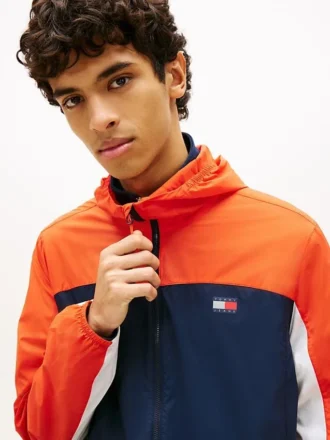 Giacca con cappuccio Tommy Jeans in tessuto ripstop