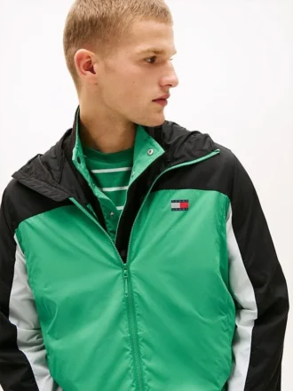 Giacca con cappuccio Tommy Jeans in tessuto ripstop Giacca con cappuccio Tommy Jeans in tessuto ripstop