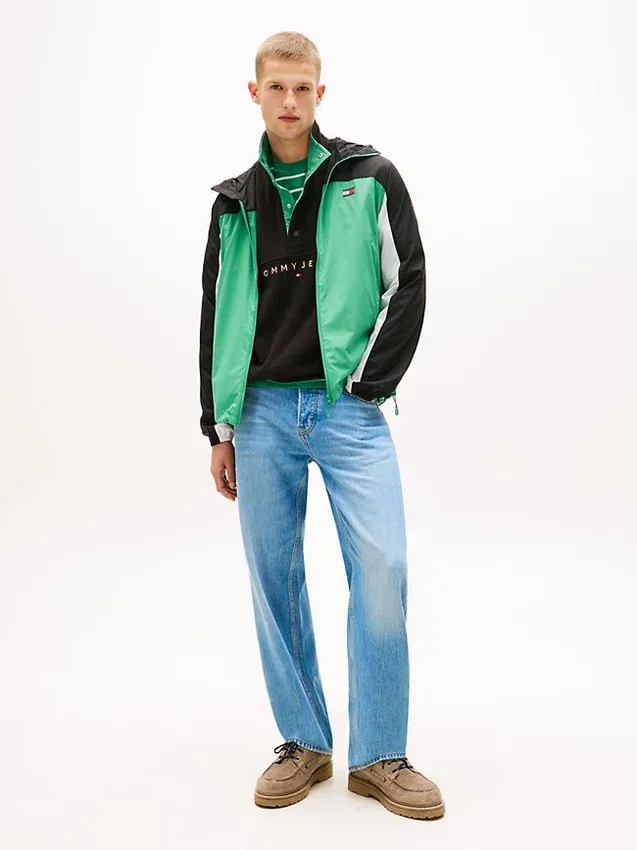 Giacca con cappuccio Tommy Jeans in tessuto ripstop Giacca con cappuccio Tommy Jeans in tessuto ripstop