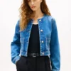 Giacca da donna in denim con lavaggio medio Giacca da donna in denim con lavaggio medio