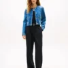 Giacca da donna in denim con lavaggio medio Giacca da donna in denim con lavaggio medio