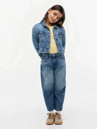Giacca in denim con stella ricamata per bambina Giacca in denim con stella ricamata per bambina