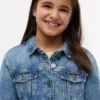 Giacca in denim con stella ricamata per bambina