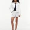 Giacca in denim elasticizzato bianco dal taglio slim Giacca in denim elasticizzato bianco dal taglio slim