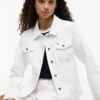 Giacca in denim elasticizzato bianco dal taglio slim Giacca in denim elasticizzato bianco dal taglio slim