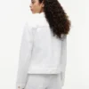 Giacca in denim elasticizzato bianco dal taglio slim Giacca in denim elasticizzato bianco dal taglio slim