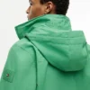 Giacca Regatta con cappuccio idrorepellente Giacca Regatta con cappuccio idrorepellente