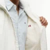 Giacca Regatta con cappuccio idrorepellente Giacca Regatta con cappuccio idrorepellente