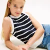 Gilet a righe con lavorazione a trecce per bambini