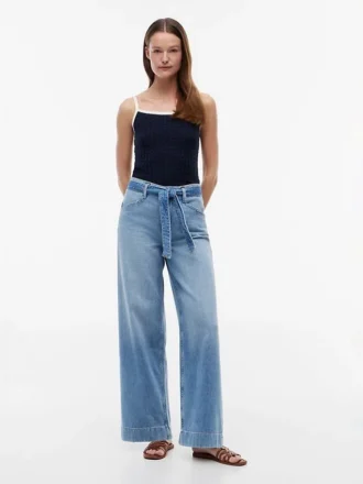 Jeans a vita alta con cintura e gamba larga
