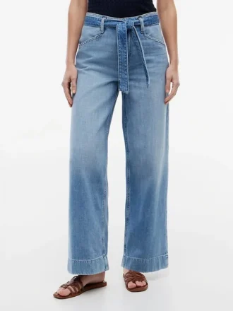 Jeans a vita alta con cintura e gamba larga