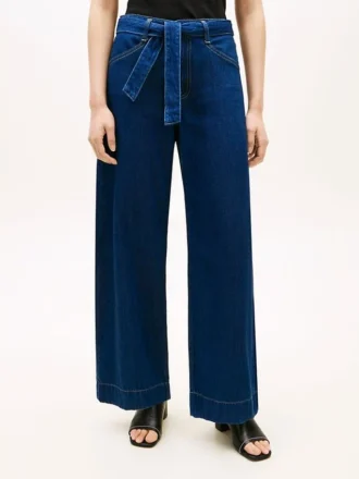 Jeans a vita alta con cintura e gamba larga