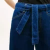 Jeans a vita alta con cintura e gamba larga