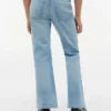 Jeans a zampa con tasche applicate per bambini Jeans a zampa con tasche applicate per bambini