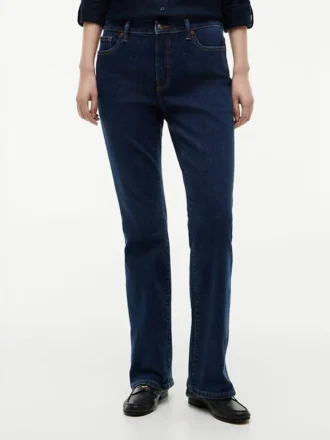 Jeans bootcut elasticizzati a vita media