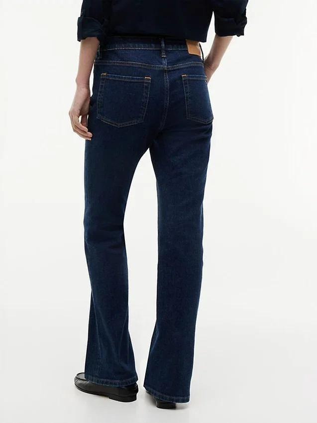 Jeans bootcut elasticizzati a vita media Jeans bootcut elasticizzati a vita media