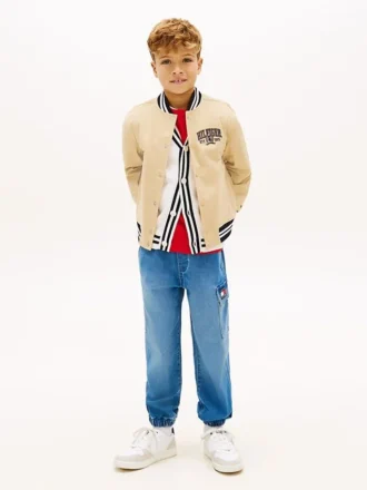 Jeans cargo elasticizzati dal taglio morbido per bambini