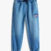 Jeans cargo elasticizzati dal taglio morbido per bambini Jeans cargo elasticizzati dal taglio morbido per bambini