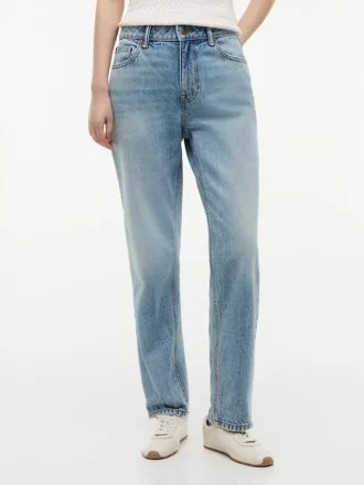 Jeans classici a vita alta Jeans classici a vita alta