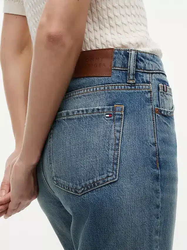 Jeans classici a vita alta Jeans classici a vita alta
