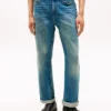 Jeans comodi con fibbia Jeans comodi con fibbia