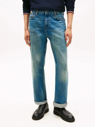 Jeans comodi con fibbia