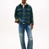 Jeans dal taglio ampio e dall’effetto consumato Jeans dal taglio ampio e dall’effetto consumato