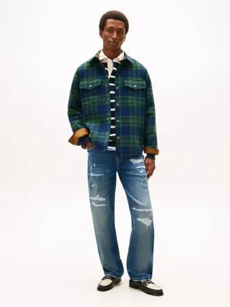 Jeans dal taglio ampio e dall’effetto consumato