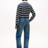 Jeans dal taglio ampio e dall’effetto consumato Jeans dal taglio ampio e dall’effetto consumato