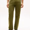 Jeans dritti regular tinti in capo Jeans dritti regular tinti in capo