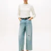 Jeans moderni a vita alta e gamba larga Jeans moderni a vita alta e gamba larga