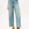 Jeans moderni a vita alta e gamba larga Jeans moderni a vita alta e gamba larga