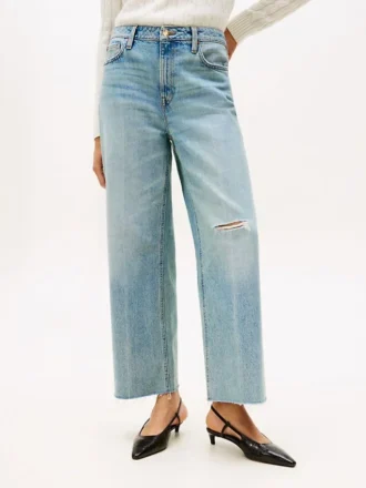 Jeans moderni a vita alta e gamba larga Jeans moderni a vita alta e gamba larga