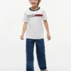 Maglietta con logo a strisce e bandiera per bambini Maglietta con logo a strisce e bandiera per bambini