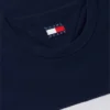 Maglietta Tommy Jeans con nastro con logo Maglietta Tommy Jeans con nastro con logo