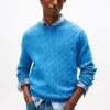 Maglione a collo rotondo con lavorazione a trecce Maglione a collo rotondo con lavorazione a trecce